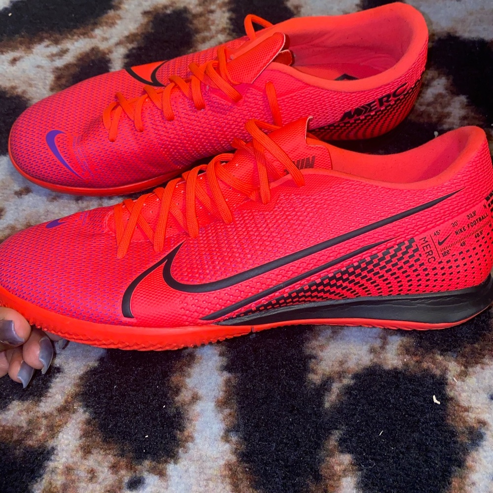 Nike Mercurial Vapor 13 Academy IC Pink